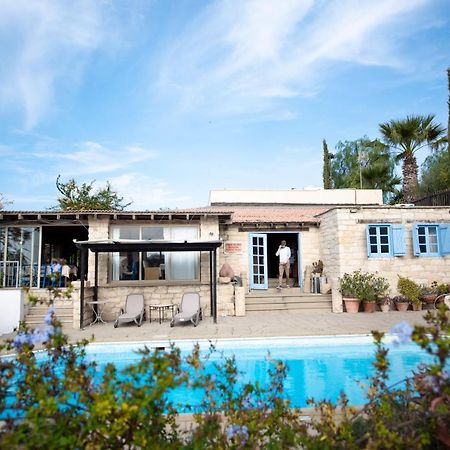 The Carob Tree Villa - Rustic Luxury Home With Access To Pool And Restaurant Larnaca Exterior foto