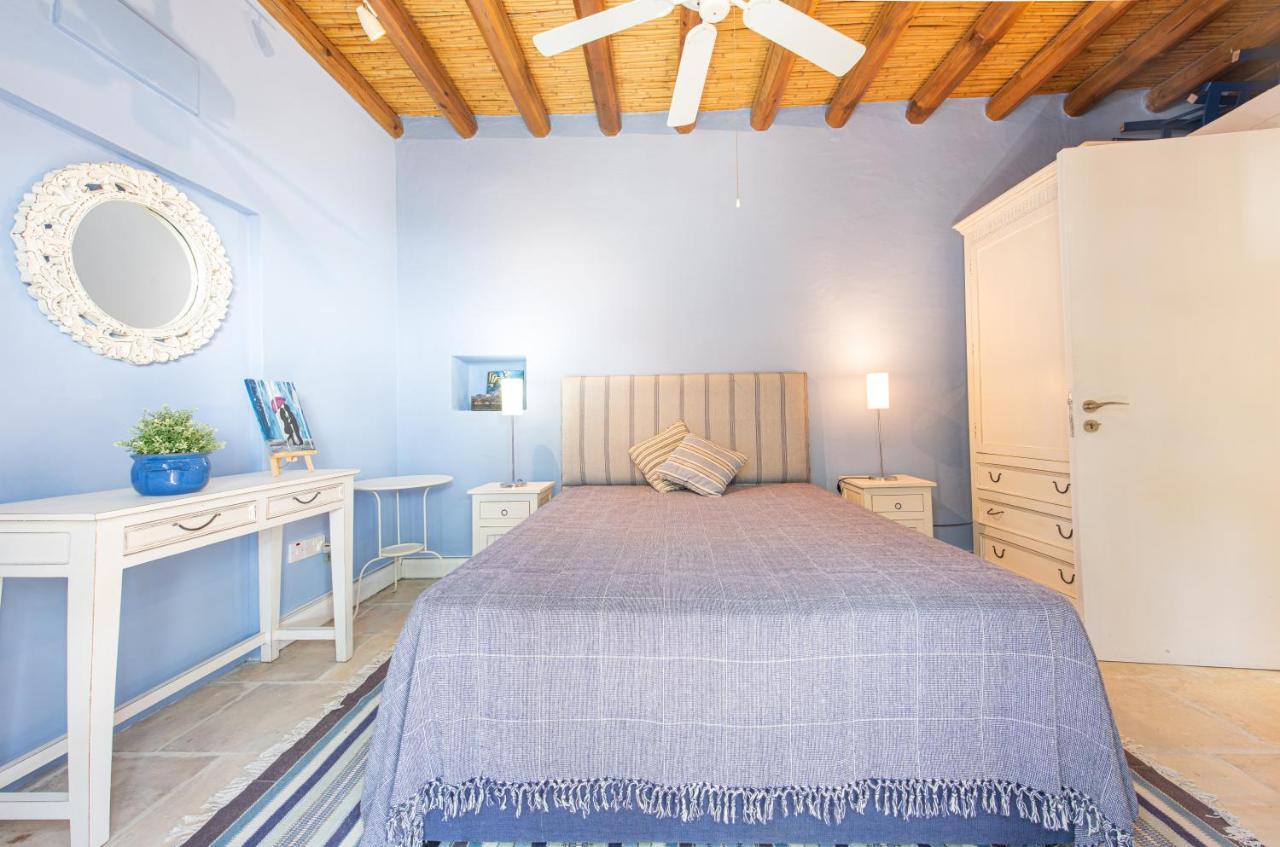 The Carob Tree Villa - Rustic Luxury Home With Access To Pool And Restaurant Larnaca Exterior foto