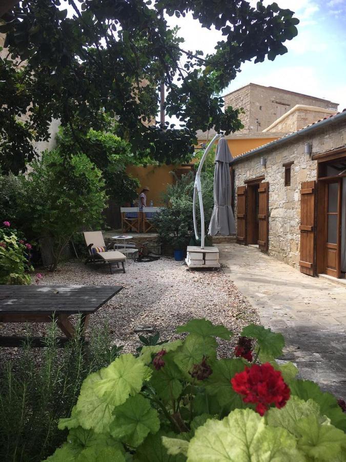 The Carob Tree Villa - Rustic Luxury Home With Access To Pool And Restaurant Larnaca Exterior foto