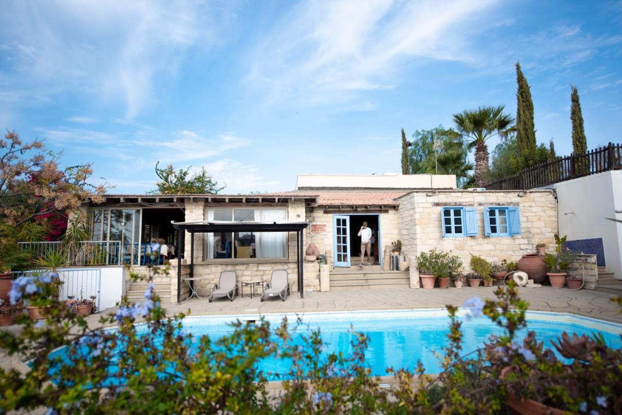 The Carob Tree Villa - Rustic Luxury Home With Access To Pool And Restaurant Larnaca Exterior foto
